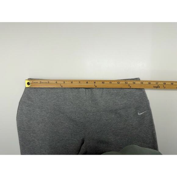 Nike Womens Capris Size Small Gray Nike Sports Short Dry Fit - Picture 7 of 10